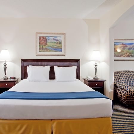 Holiday Inn Express & Suites Chesapeake By Ihg Ngoại thất bức ảnh