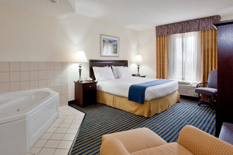 Holiday Inn Express & Suites Chesapeake By Ihg Ngoại thất bức ảnh